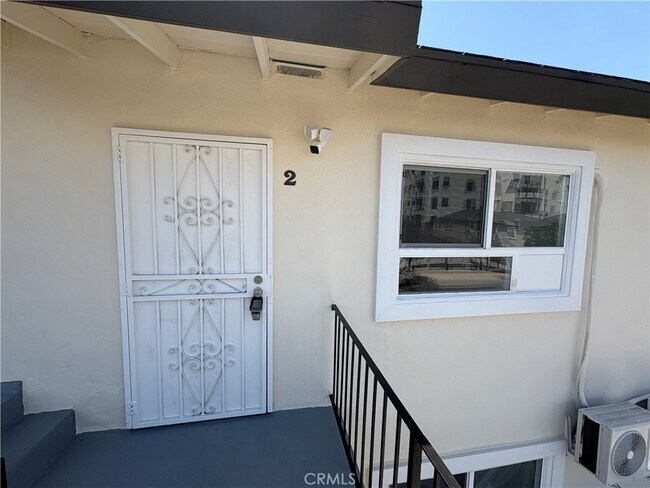 Building Photo - 1103 S Hobart Blvd