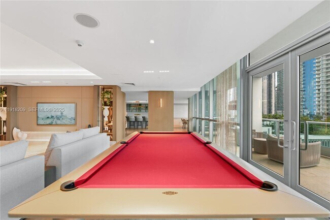 Building Photo - 900 Biscayne Blvd