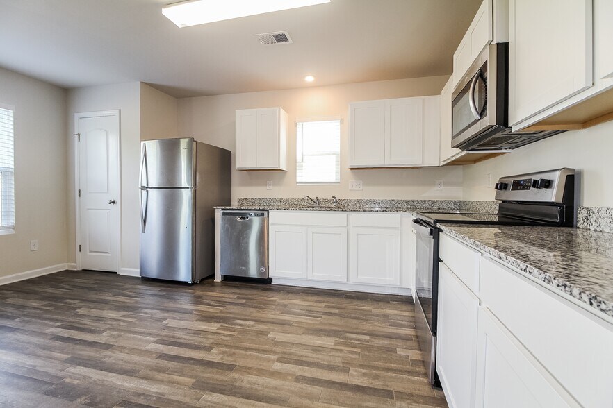 Building Photo - 204 Rawlings Hide Ln