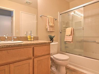 Building Photo - 2750 Somerset Park Cir