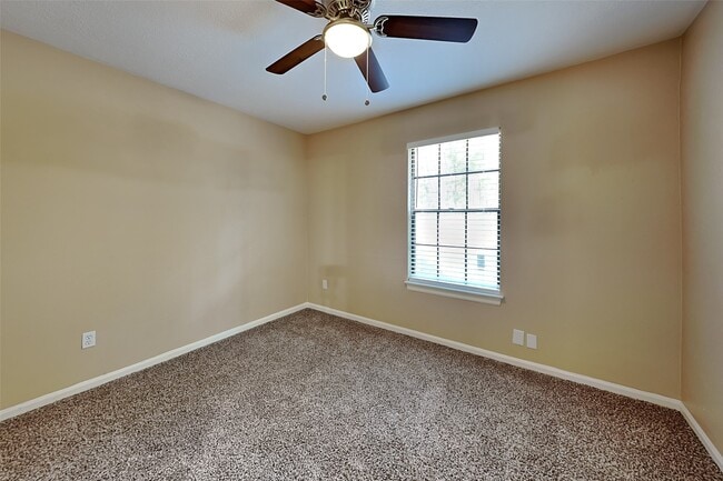 Building Photo - 151 E Pathfinders Cir