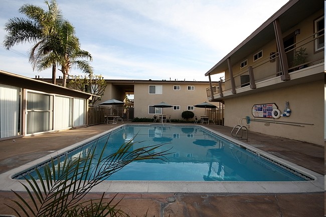 Pool - Pacifica Apartments