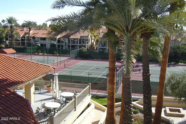 Building Photo - 9708 E Vía Linda