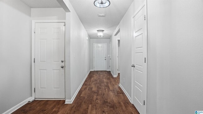 Building Photo - 3821 Kendall Brook Dr