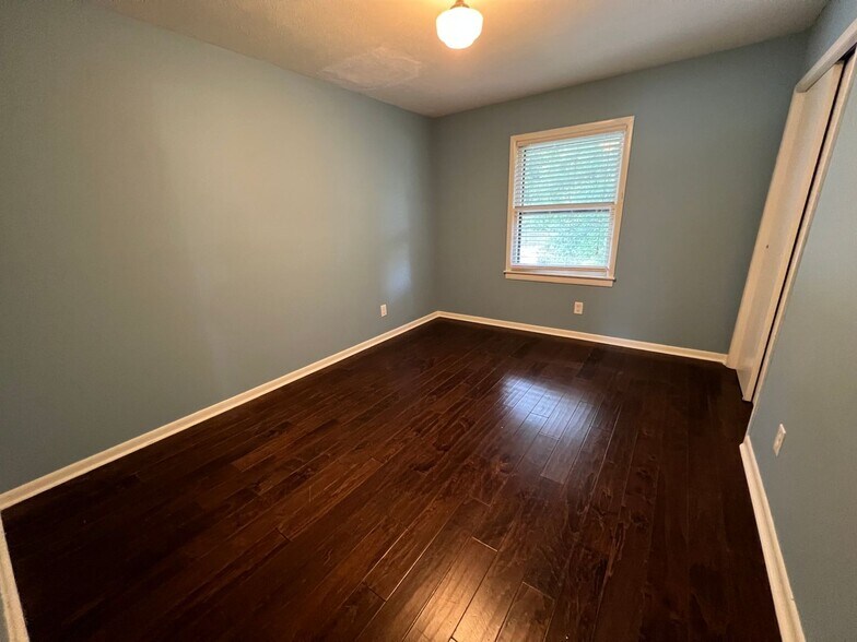 Building Photo - Cary Woods Subdivision