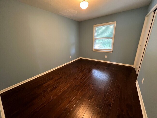 Building Photo - Cary Woods Subdivision
