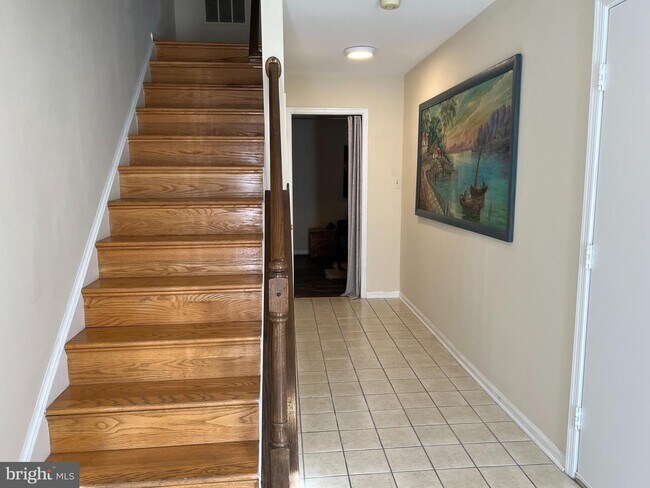 Building Photo - 37 Carriage House Cir