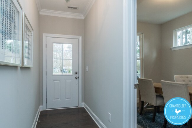 Building Photo - 2527 Reynolds Dr