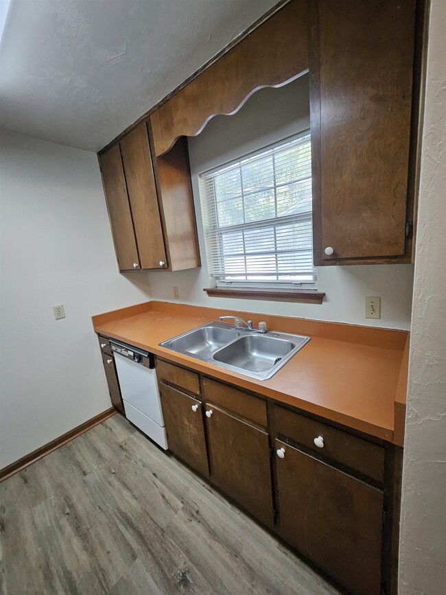 Building Photo - 2061 Rickards Rd