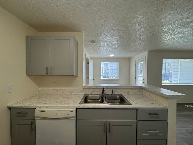 Building Photo - 3115 S Apple St