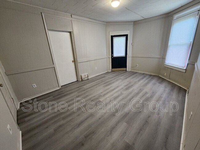 Building Photo - 2044 N 11th St