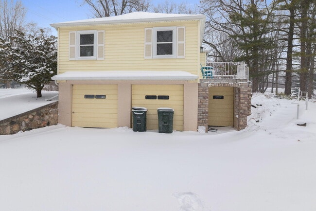 Building Photo - 2740 Judah Rd