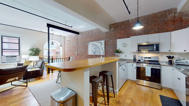 Building Photo - Back Bay 2 bed available 9/27/24