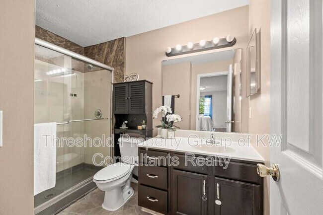 Building Photo - 6823 Meadow Creek Dr