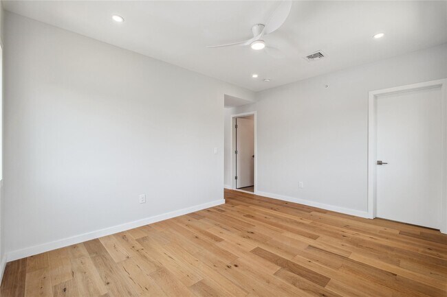 Building Photo - 46 Hudson St