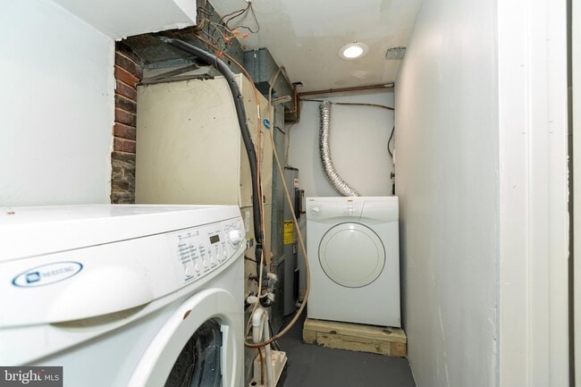 Building Photo - 640 Dover St