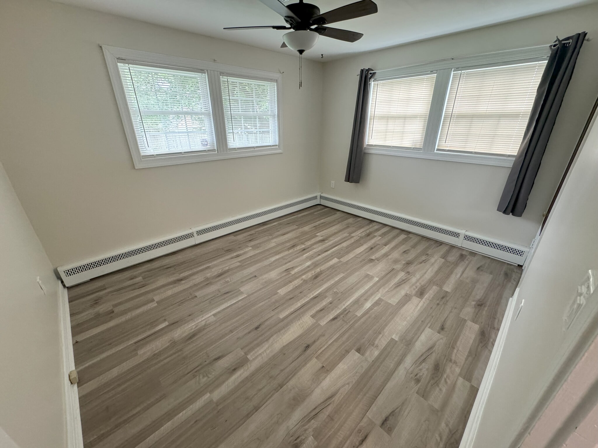 Building Photo - 96 N Halsey Rd