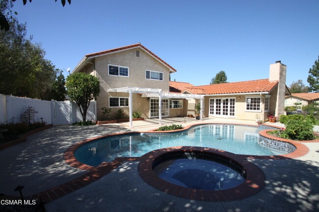 Building Photo - 186 Poplar Crest Ave