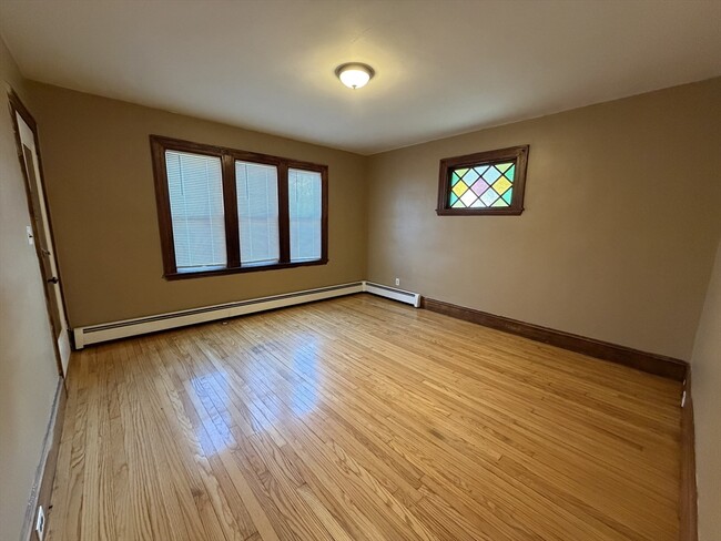 Building Photo - 60 Margin St