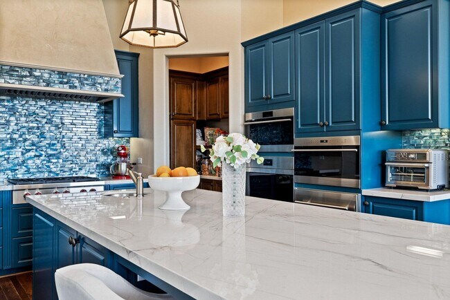 Building Photo - 75741 Via Stia