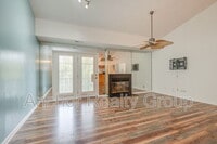 Building Photo - 315 24th St