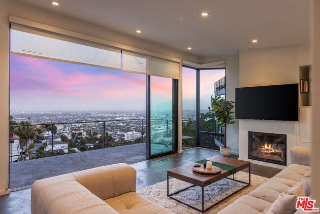 Building Photo - 8634 Franklin Ave