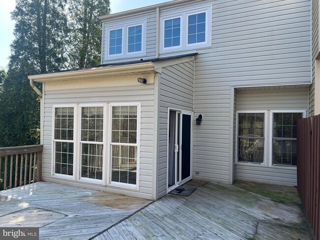 Building Photo - 214 Barclay Dr