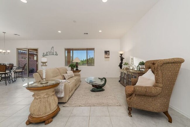 Building Photo - Beautiful home in Gated Dove Mountain Comm...