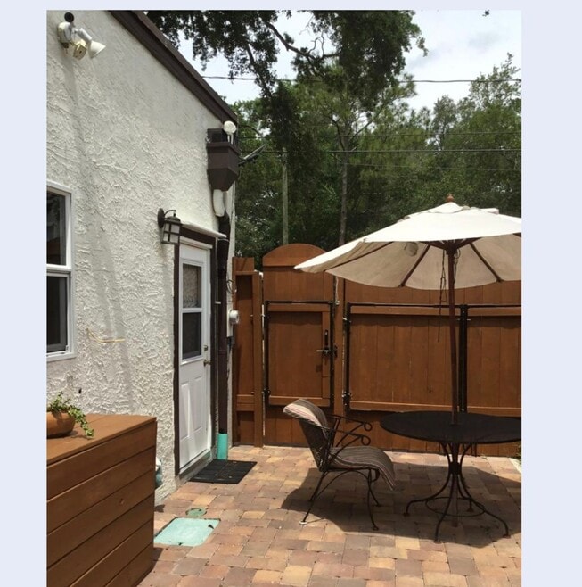 Building Photo - 2818 W San Isidro St