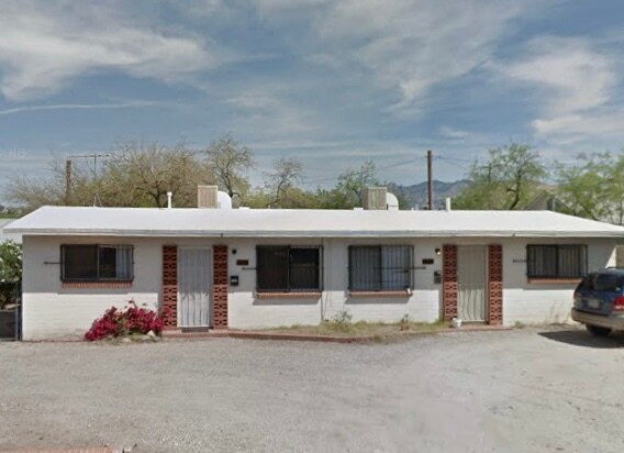 Building Photo - 1131 E Lee St