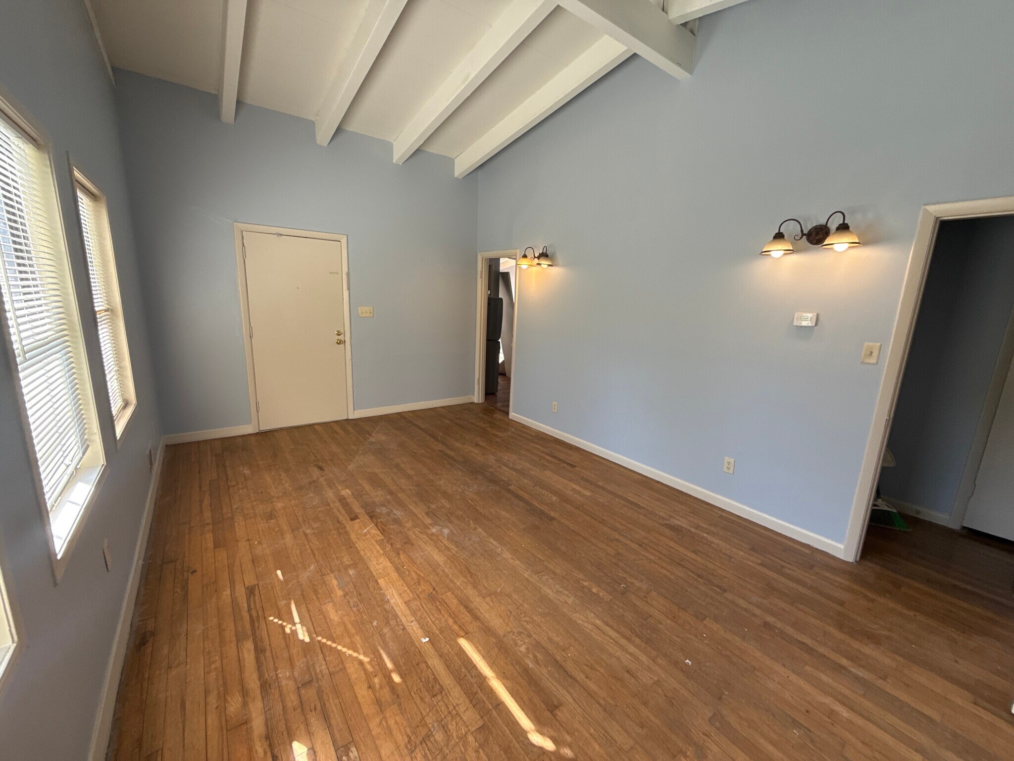 Building Photo - 1009 Hampton St NW