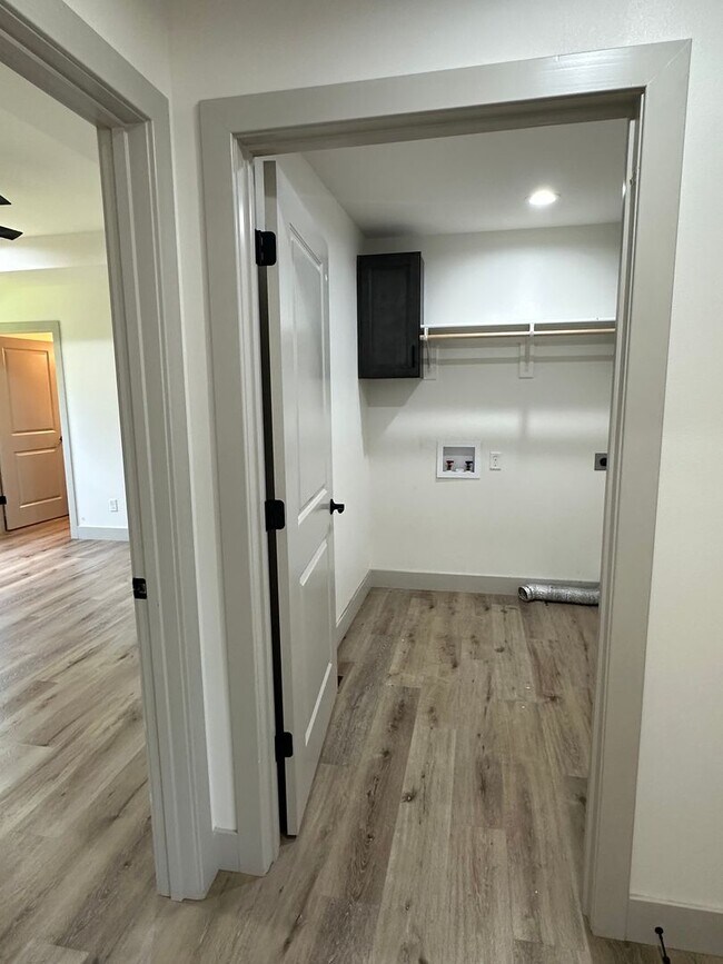 Building Photo - Now Accepting Applications – 4 BED 3 BATH | Summit Pass Subdivision | Waynesville School District