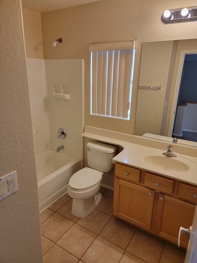 Building Photo - Spectacular 3-bedroom, 2.5 bathroom home F...