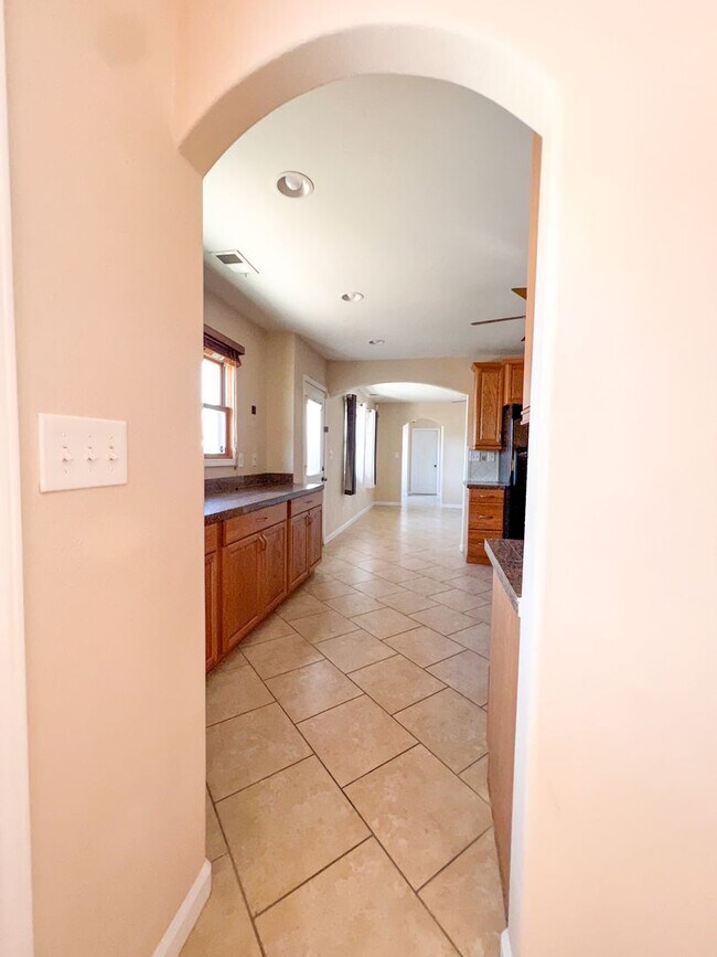 Building Photo - A Beautiful 2 Bedroom Home with Office and 2 Bonus Room