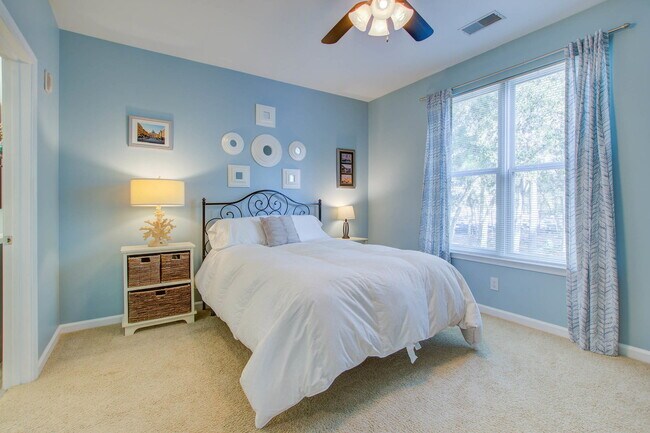 Building Photo - 600 Bucksley Ln