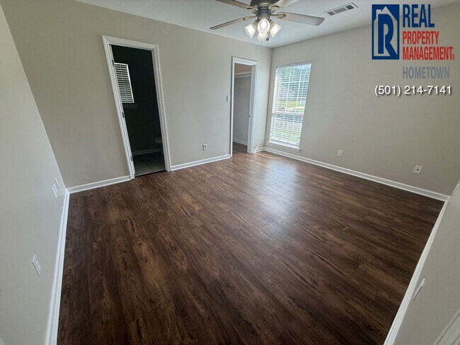 Building Photo - 2993 Wildwood Dr