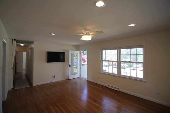 Building Photo - 2906 Brigadoon Pkwy