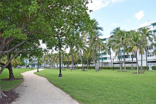 Building Photo - 401 Ocean Dr