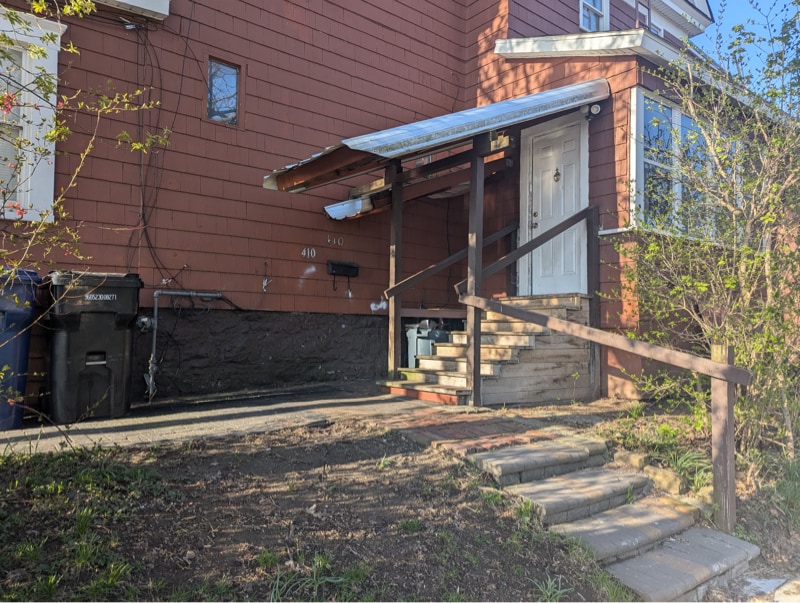 Building Photo - 410 Tyson Pl