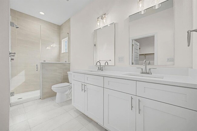 Building Photo - 803 4th St