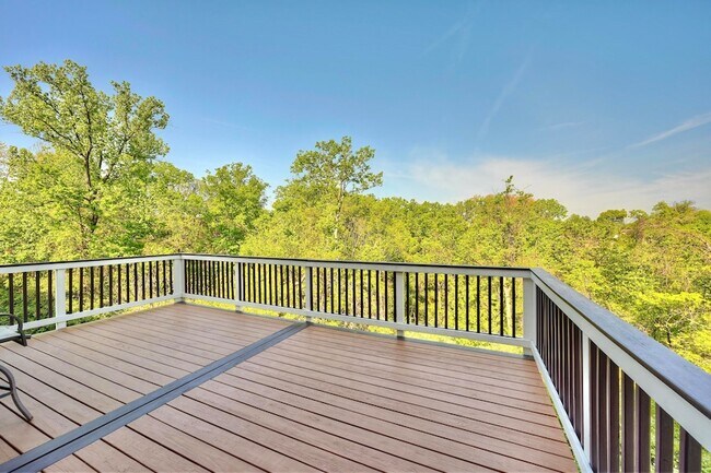 Building Photo - 19 Mel Lawn Dr