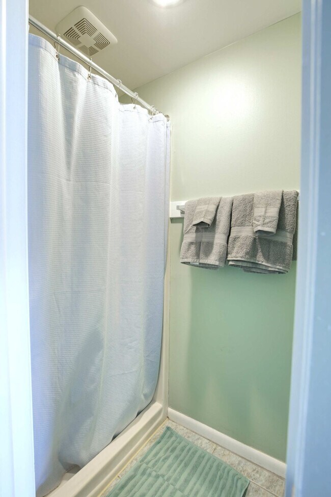 Building Photo - 608 Carolina Beach Ave S