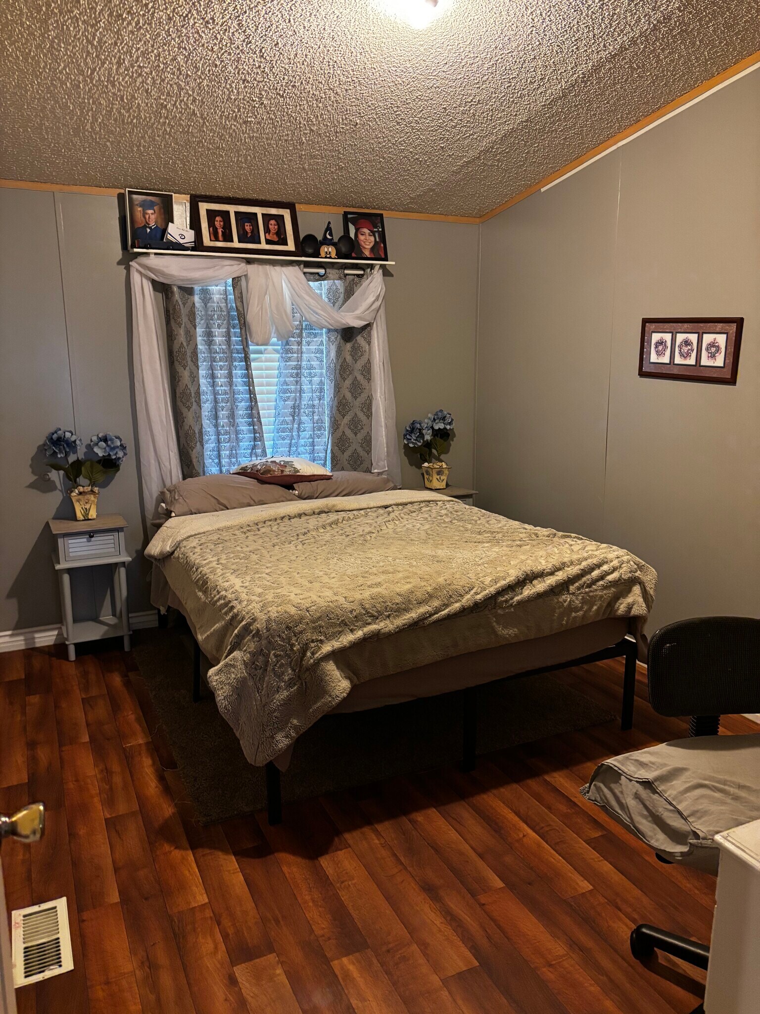 Bedroom 1 - 11026 Redwood Rd