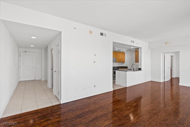 Building Photo - 200 W Sahara Ave