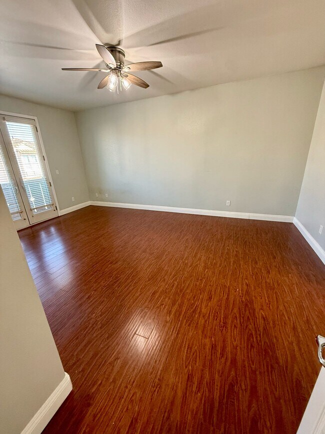 Building Photo - 5443 Washoe St