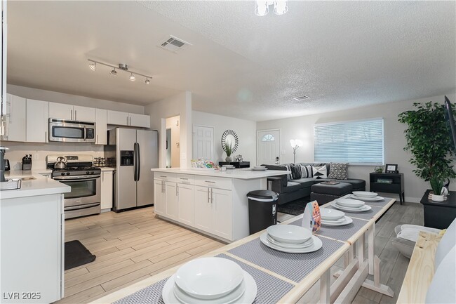 Building Photo - 4273 Ridgeview Dr