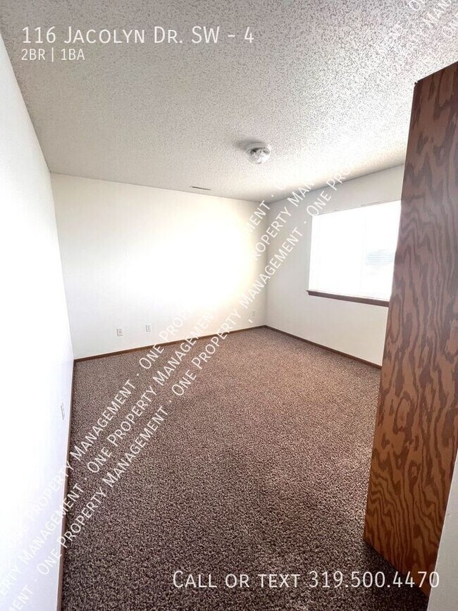 Building Photo - 116 Jacolyn Dr SW