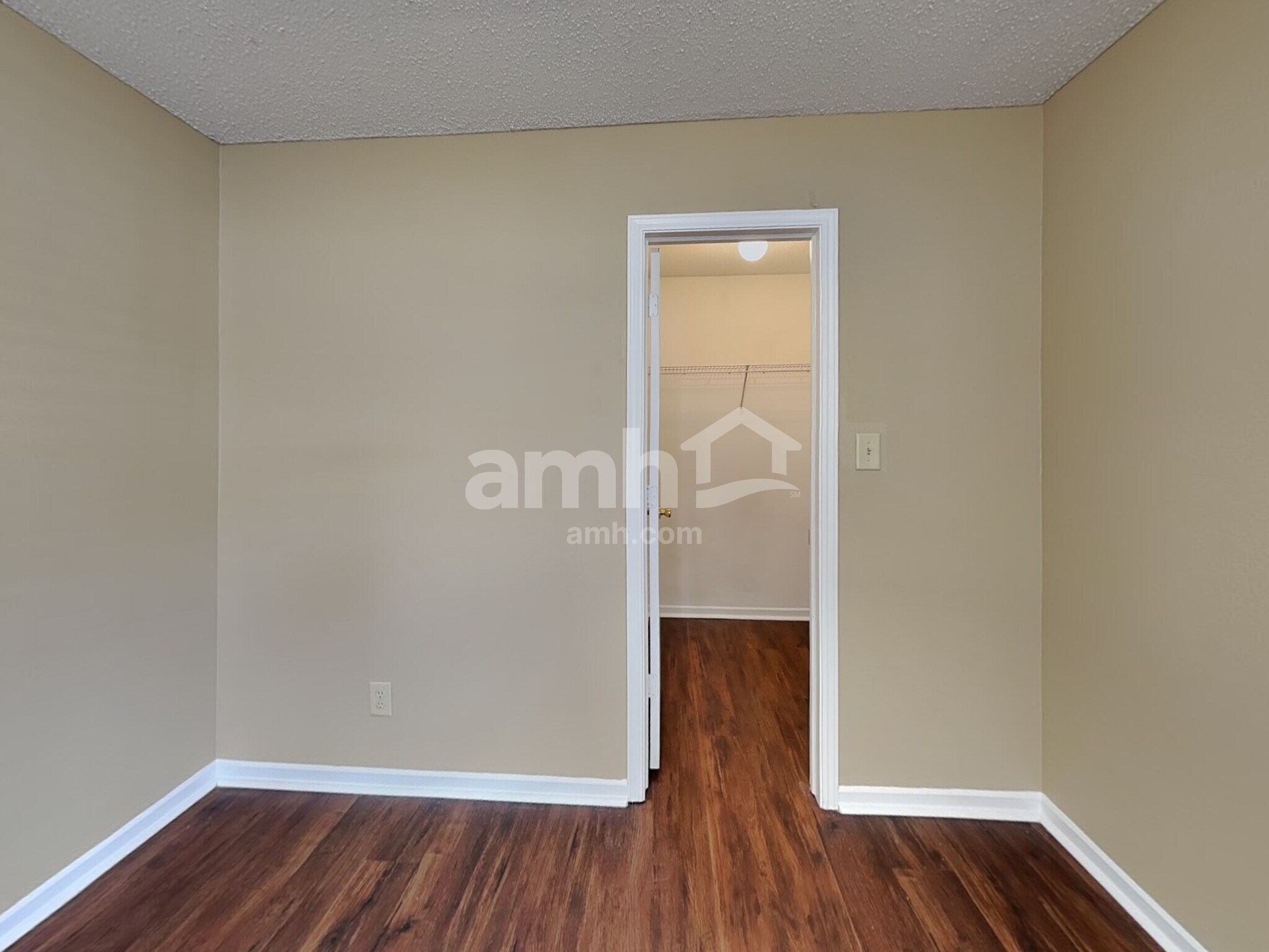 Building Photo - 12115 Maize Dr