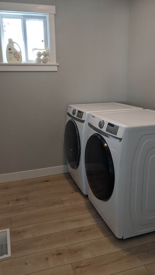 Building Photo - 1661 Choctaw St