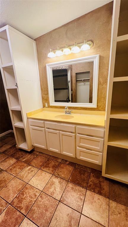 Building Photo - 107 W Odell St